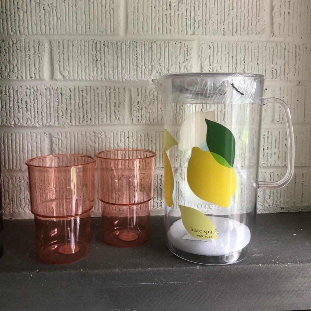 New kate spade lemon and lime  pitcher and 2 glasses.  BPA free. New wit…